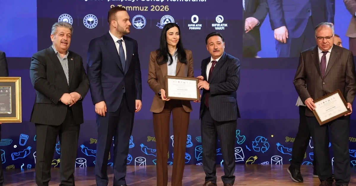 Kayseri Büyükşehir’e ‘sıfır atık’ plaketi
