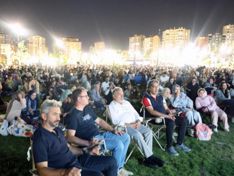 Kayseri talasta yaz aksamlari acik hava sinemasiyla renklendi 4cVcbRF9.webp
