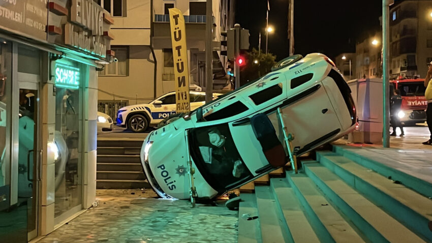 Kayseride polis araci kaza yapti 2si bekci 3 yarali Y1NQ9DF4.jpg