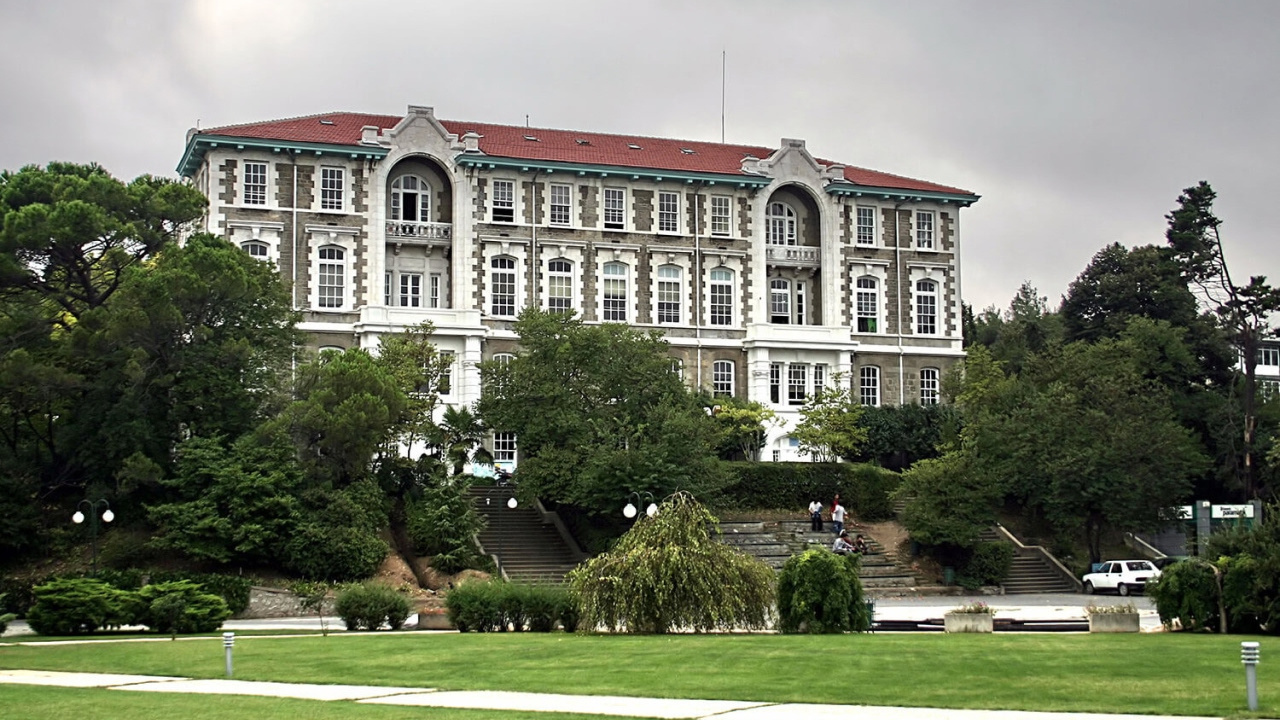 Kayyumun uzaklaştırdığı akademisyene Almanya’dan burs