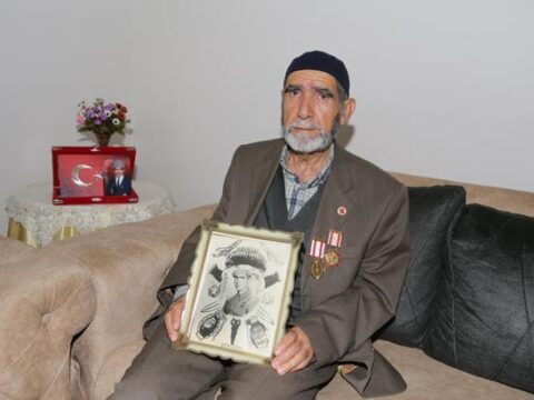 Kibris gazisi mehmet kaban 52 yil sonra anlatti yine olsa yine giderim qPsj7klj.jpg
