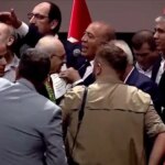 Kilicdaroglu rozet takarken partilileri fircaladi kayyim gursel tekinin sozleri gundem oldu Yq4S3CM6.jpg