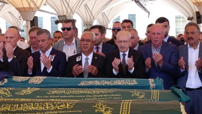 Kilicdaroglu ve ozel olcay baykalin cenazesinde yan yana C1Gh9Tdb.jpg