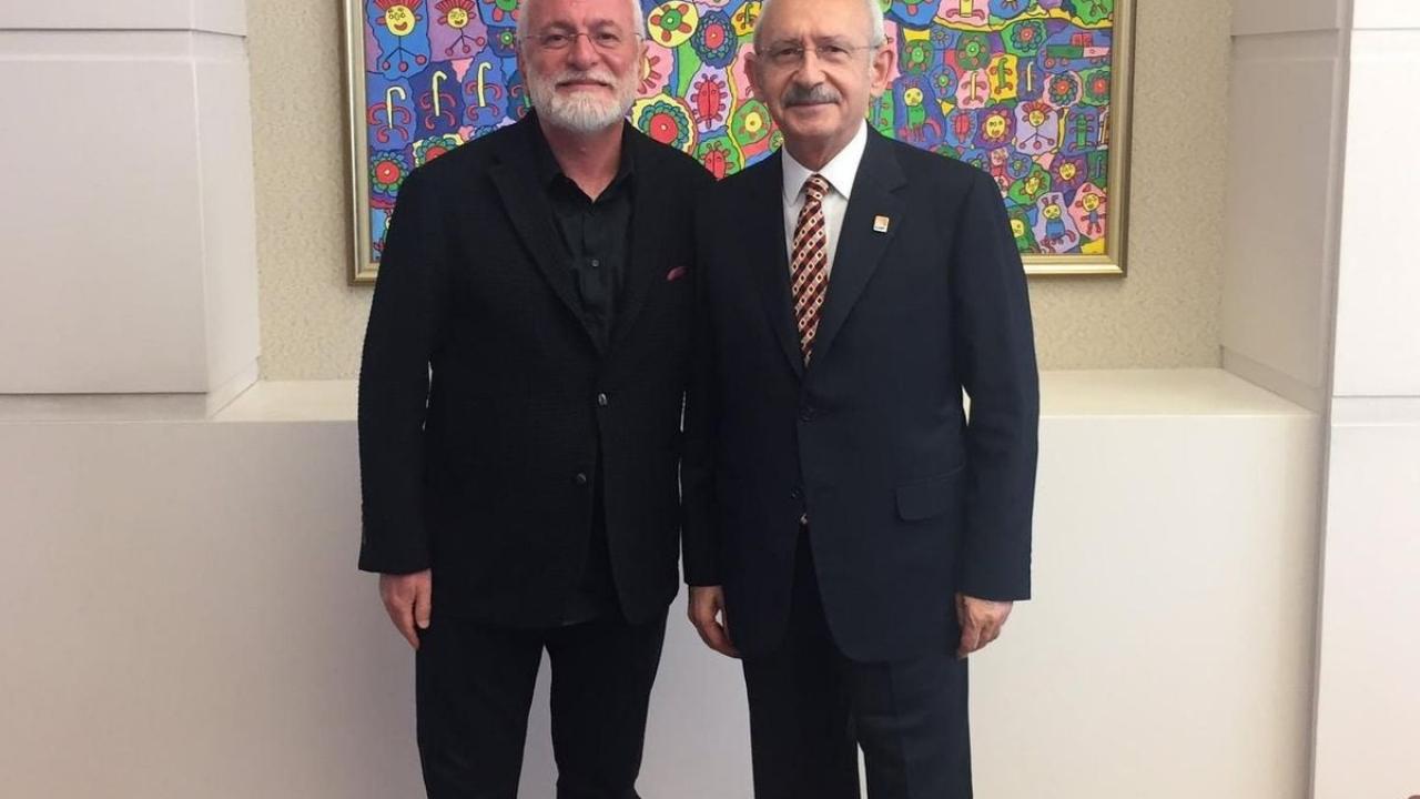 Kılıçdaroğlu’nun şarkılarını yazan Onur Akın, CHP’den istifa etti