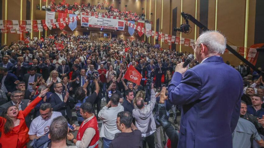 Kilicdaroglunun uye etkinliginde figuran krizi gursel tekin sikayetci oldu savcilik sorusturma baslatti ZOR34Lnb.jpg