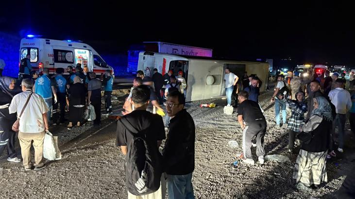 Kirikkalede yolcu otobusu sarampole devrildi 40 yarali OM76wXkY.jpg