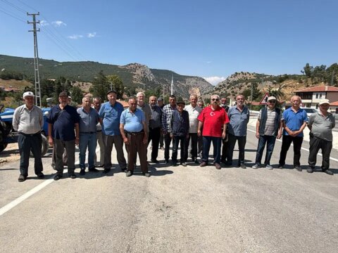Kirkdilimde koyluler isyanda yol yapildi can guvenligimiz yok firma sozlerini tutmadi mwAgdOn5.jpg