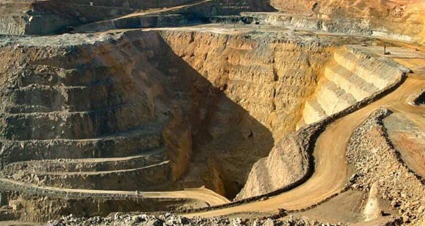 Kitanin en buyuk madeni aciliyor tam 159 milyon ton U7OFba4M.jpg