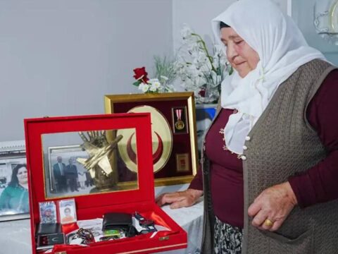 Kizinin cenazesini beklerken oglunu sehit verdi jbNnYOTX.jpg