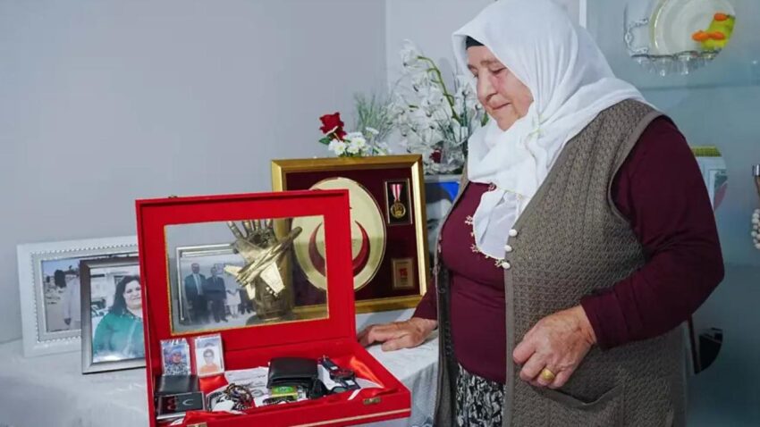Kizinin cenazesini beklerken oglunu sehit verdi jbNnYOTX.jpg