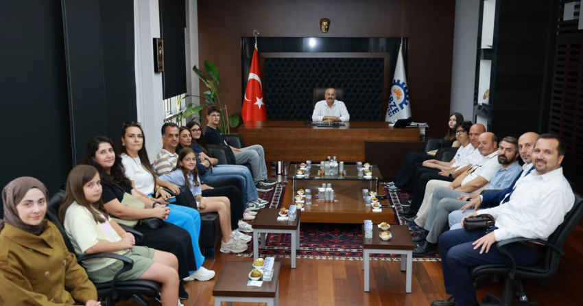 Kocaeli gebzede baskan buyukgoz lgs birincilerini agirladi 76WwvyXV.webp