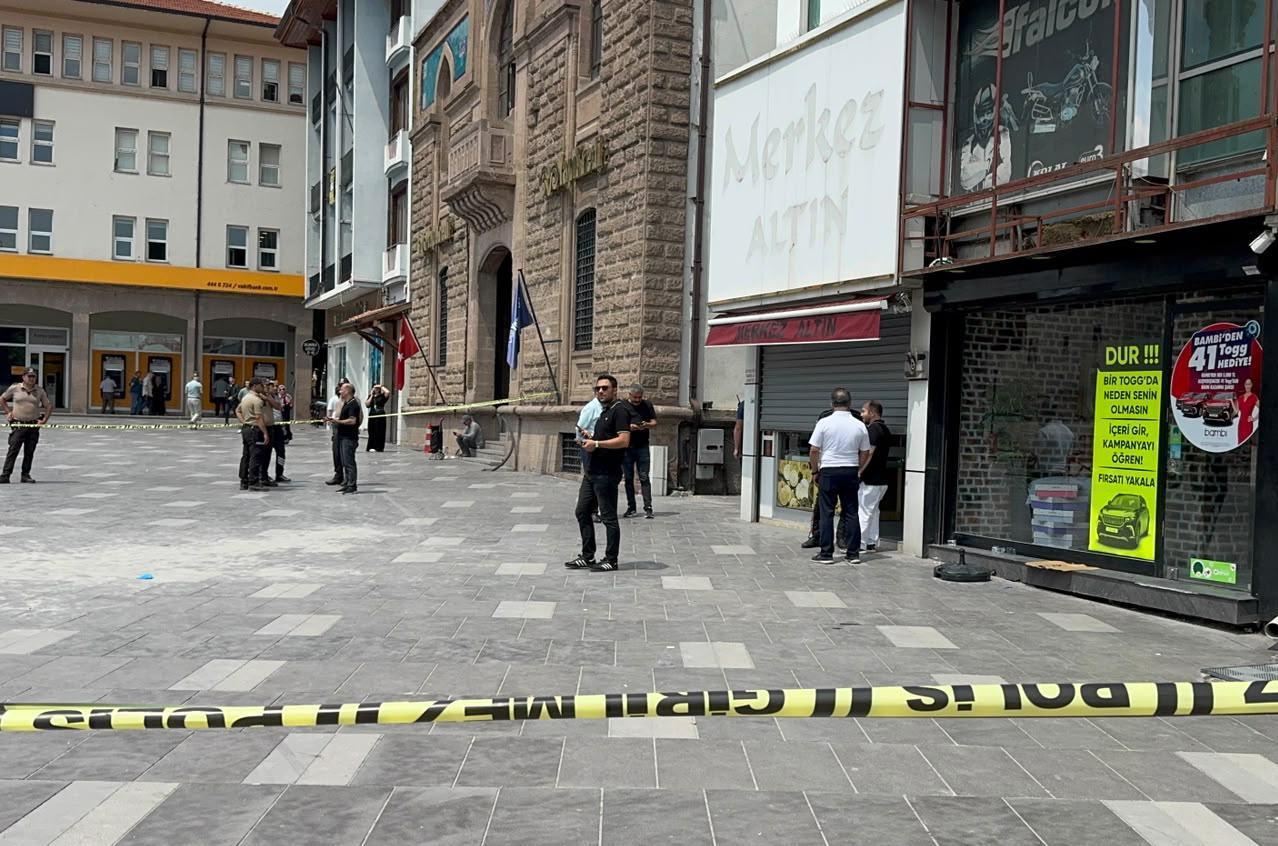 Konya’da kuyumcuda dehşet! Borç tartışması silahlı saldırıya dönüştü