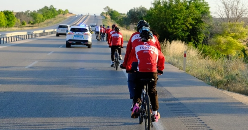 Konyadan 7si gorme engelli 20 kisi ankaraya pedal cevirdi bW7iwveE.webp