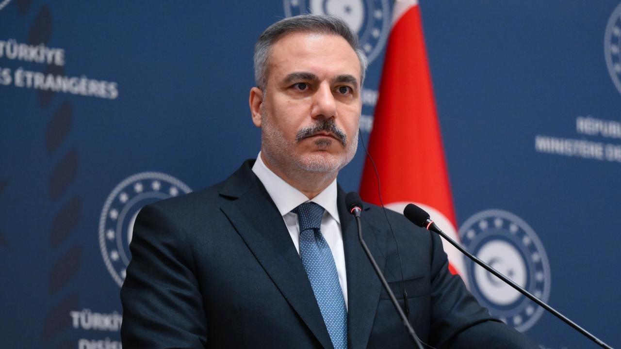 Korfezde gerilim dorukta bakan fidandan pes pese kritik gorusme gQa6rEyJ.jpg