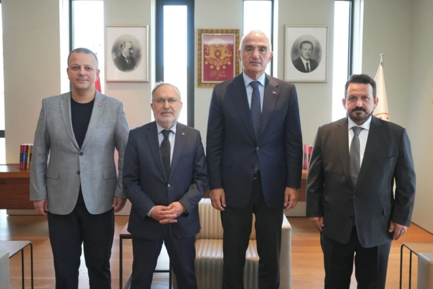 Kultur ve turizm bakani ersoy 15 temmuz dernegi yonetimini agirladi 88EDtvMC.jpg