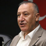 Kulube gelir gelmez ayriliklari tek tek acikladi RfSDkXs9.jpg