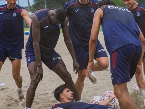 Kumda baslayan trabzonspor idmani denizde bitti 6dhZx8eI.jpg