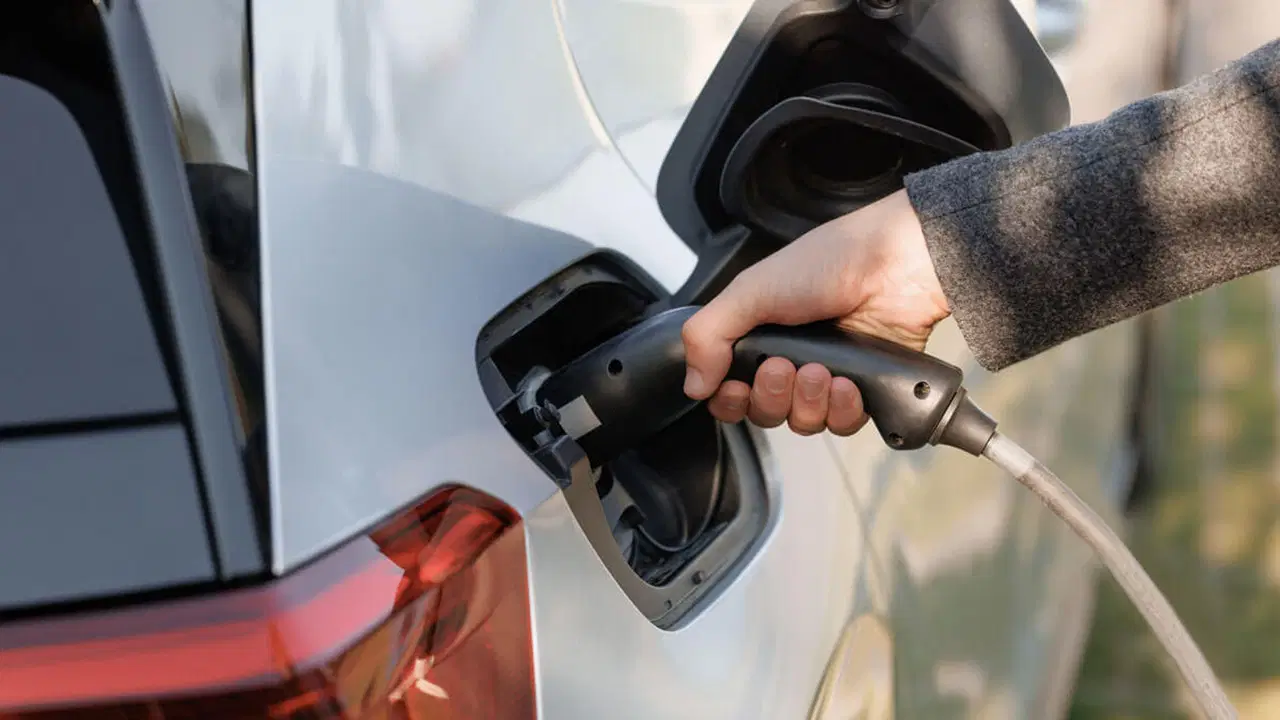 Küresel petrol krizinde Çin formülü: Elektrikli taksiler ve araç paylaşımı…