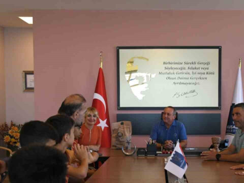 Kusadasinin gonul koprusu 9 yildir cocuklari bulusturuyor keIHUCdO.jpg