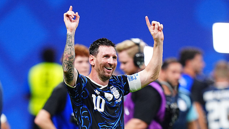 Lionel messi son dort yildir dunyanin en iyisi biziz 8V6w8Zyq.jpg