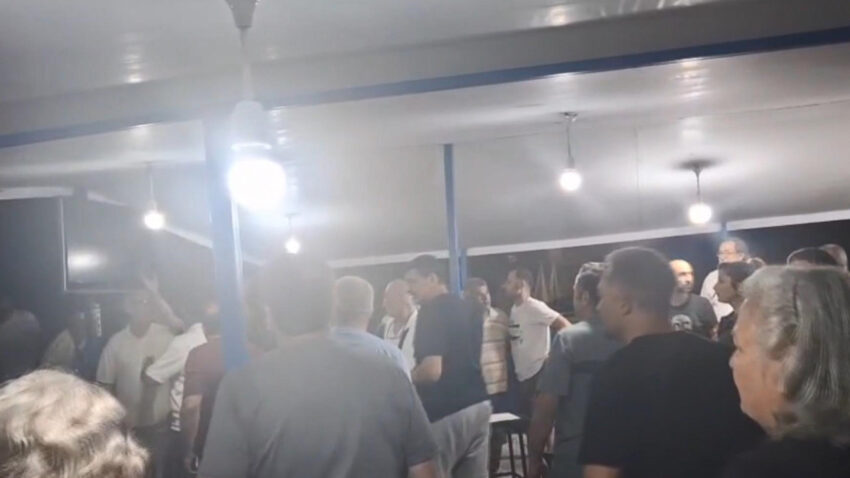 Luks sitede fahis zam kavgasi sakinler ile yonetim birbirine girdi jandarma devreye girdi SH7mMA3s.jpg