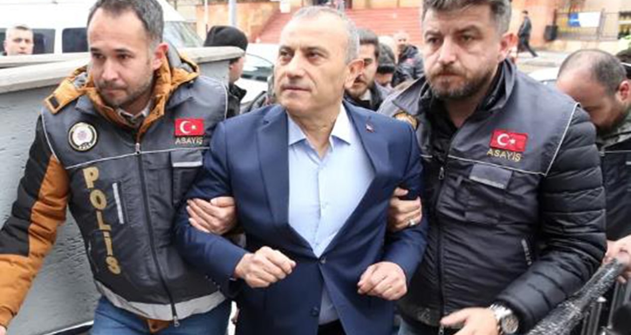 Mafya babası gibi vali