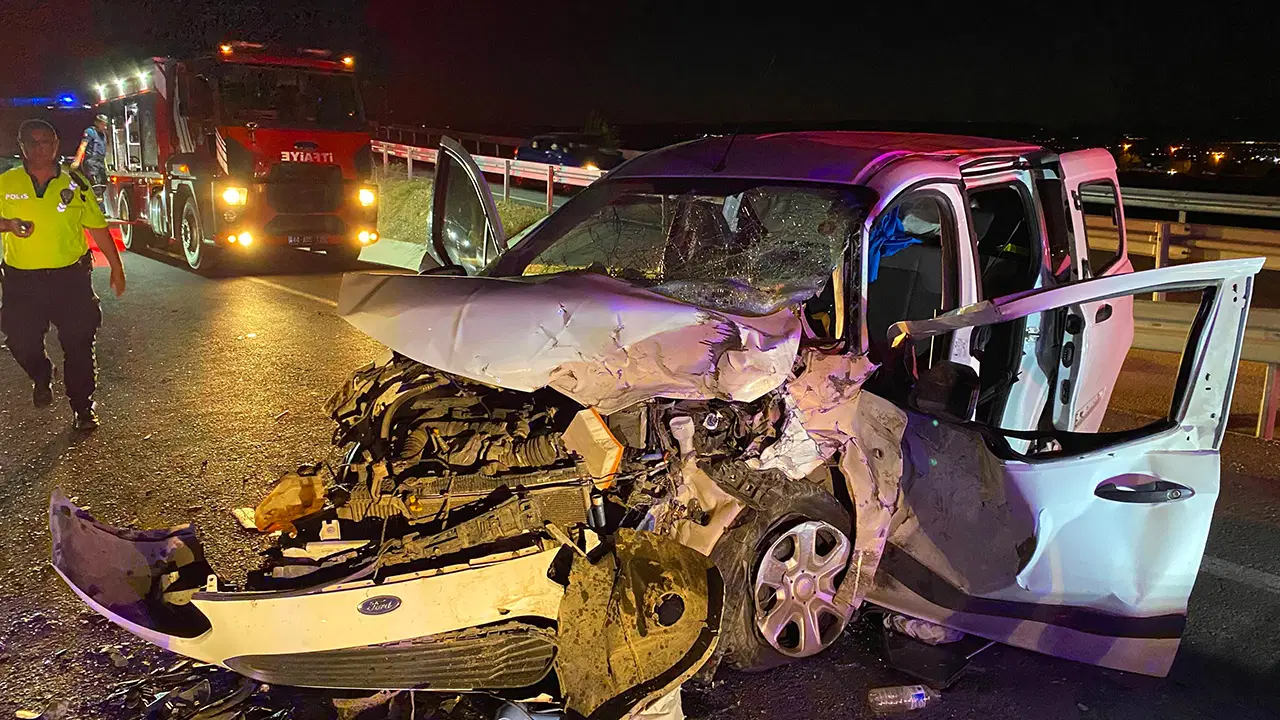 Malatya’da bakım çalışması yapılan yolda iki araç çarpıştı: 6 yaralı