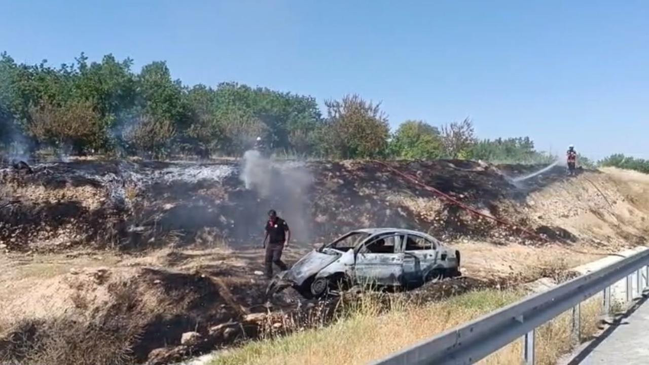 Malatya’da otomobil alevlere teslim oldu: Baba-oğuldan acı haber