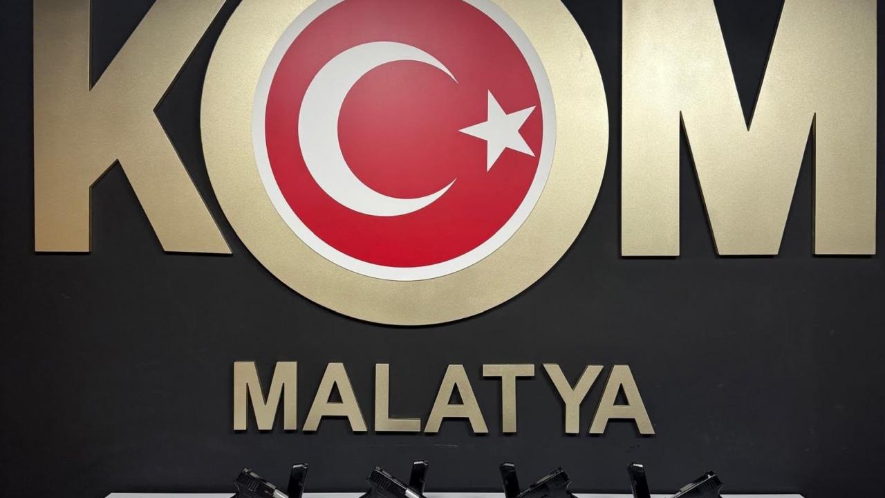 Malatya’da silah kaçakçılarına şafak darbesi: Evlerden cephanelik çıktı!