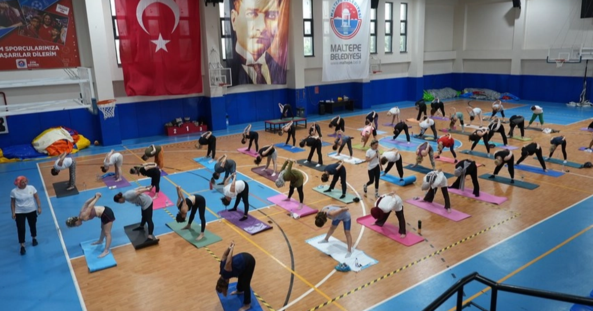 Maltepeli kadinlara ucretsiz yoga destegi 4XmBNhXD.webp