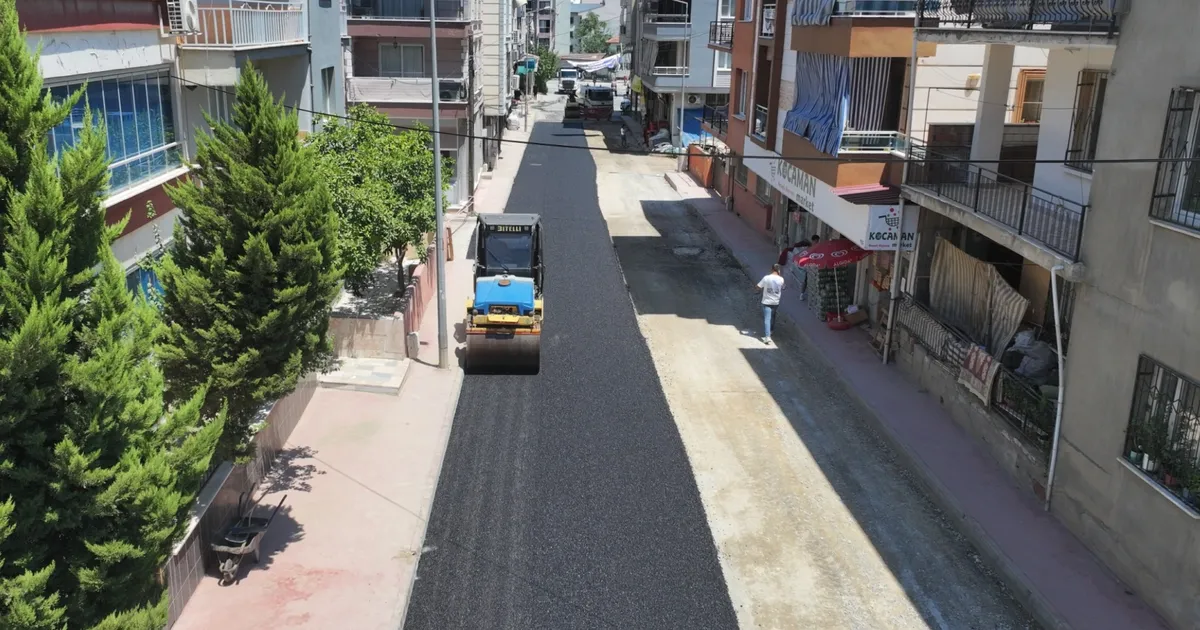 Manisa Alaşehir’in yollarında ‘sıcak’ çalışma