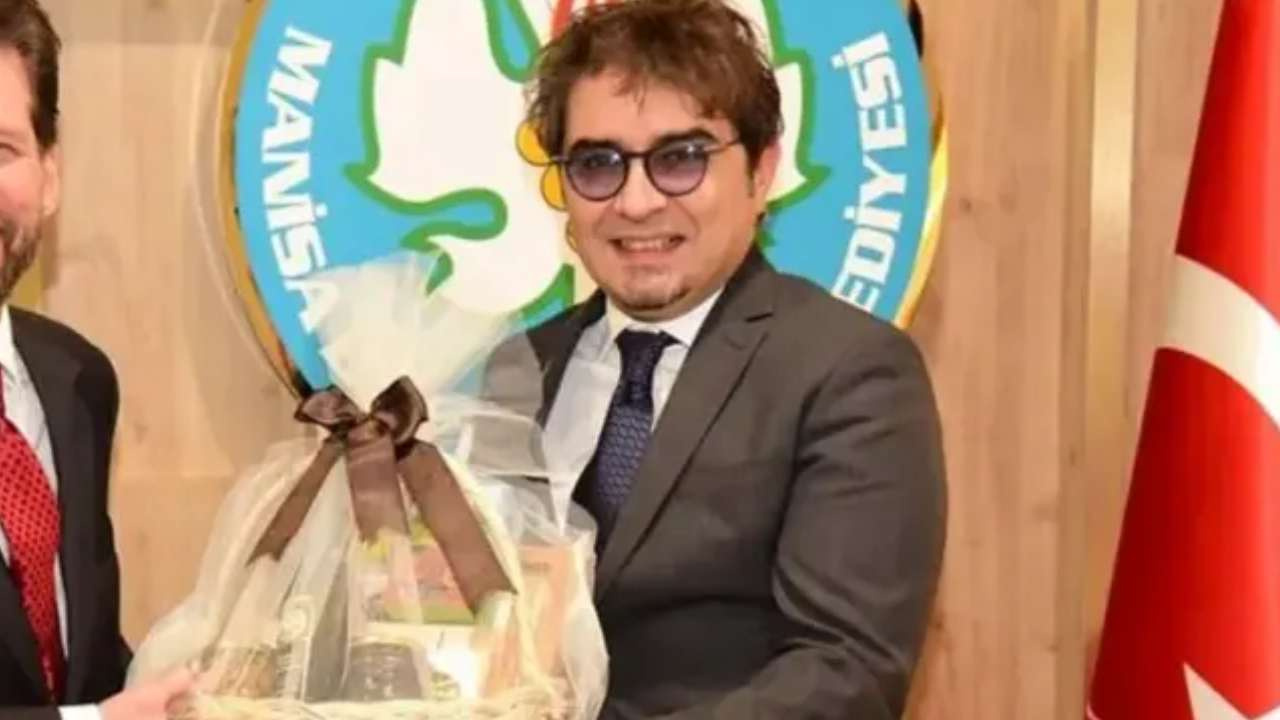 Manisa buyuksehir meclisi chp grup baskanvekili gozaltinda Sn95DaNX.jpg