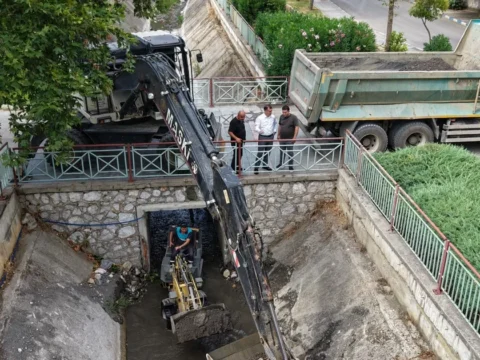 Manisa kent merkezinde dere ve kanal temizligi aKiKq23I.webp