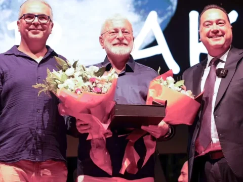Manisada 27 adala hermos festivalinde onur akin ruzg ri S4YPpFEA.webp