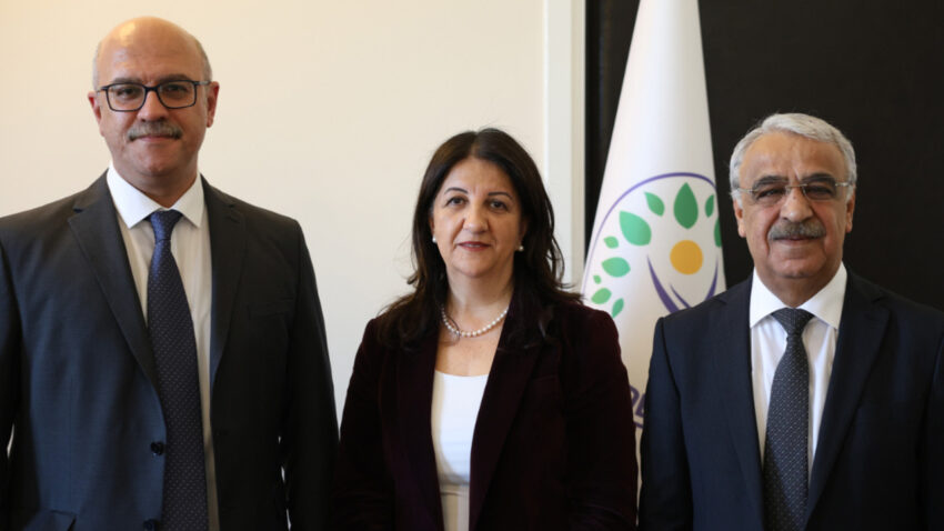 Masada yasa taslagi var akp genel baskan yardimcisi efkan ala imrali heyeti ile gorustu GbHLvyq5.jpg