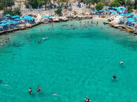 Mersin plajlari tatilcilerin gozdesi oldu 86WIkrRf.webp