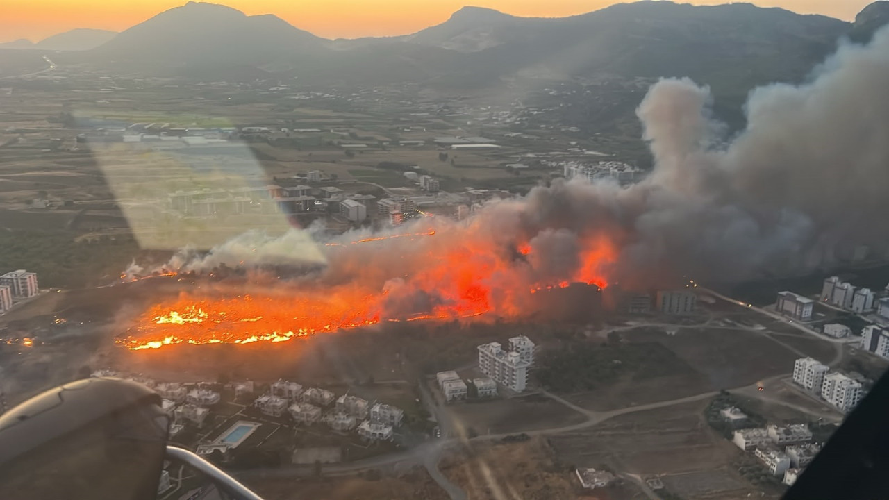 Mersin’de yangın kabusu son anda önlendi: Yerleşim yerlerinin dibindeydi