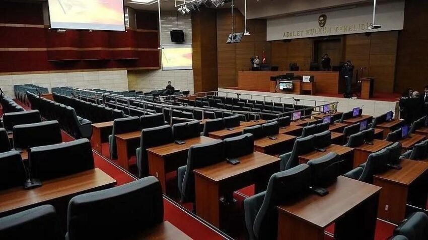 Mesai arkadaslarina okuz salak ise yaramazsin dedi yargitaydan emsal tazminat karari klTAq6Az.jpg