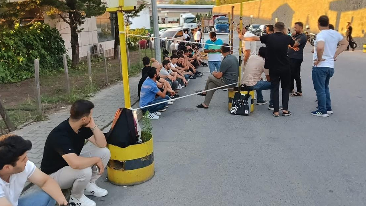 Mesaiye girmeyen isciler eyleme gecti ereglide gergin bekleyis tseMAFJz.jpg