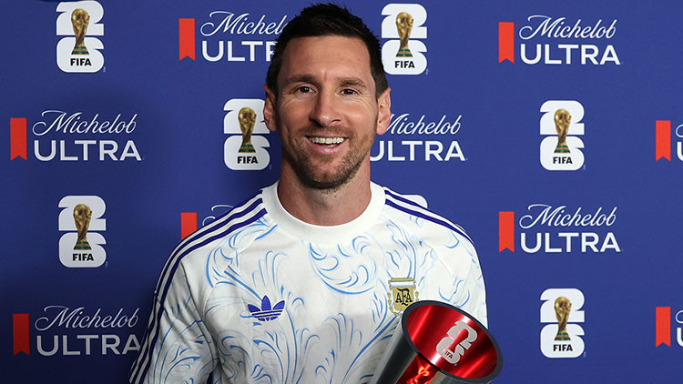 Messi, yürüye yürüye finale yükseldi!