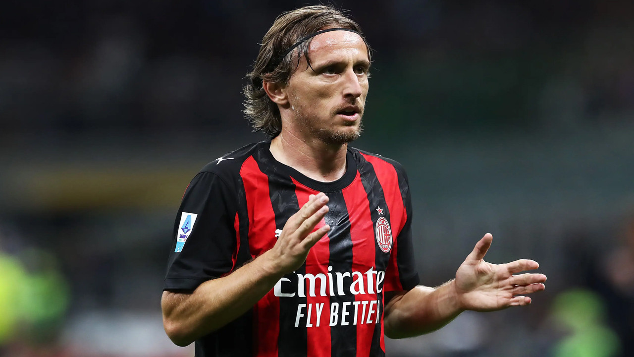 Milan’dan Modric kararı: 1 yıl daha devam