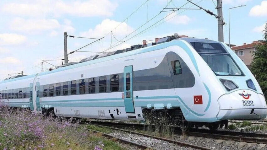 Milli elektrikli tren ikinci hattina cikiyor 1z3PACZs.jpg