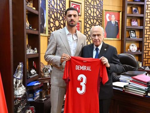 Milli futbolcu merih demiral bahceliyi ziyaret etti gaYLxj7Z.jpg