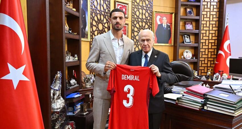 Milli futbolcu merih demiral bahceliyi ziyaret etti gaYLxj7Z.jpg