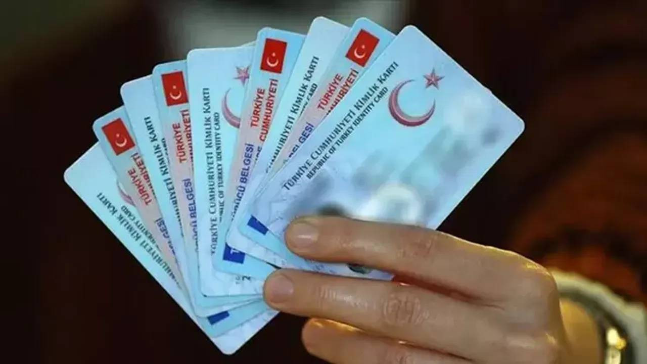 Milyonlarca surucuyu ilgilendiriyor ehliyetinizdeki kodlar cebinizi yakabilir TgA3DUtc.jpg