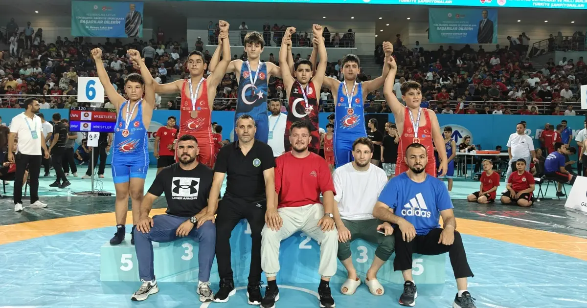 Minikler güreş Türkiye Şampiyonası’na Bursa Büyükşehir damgası