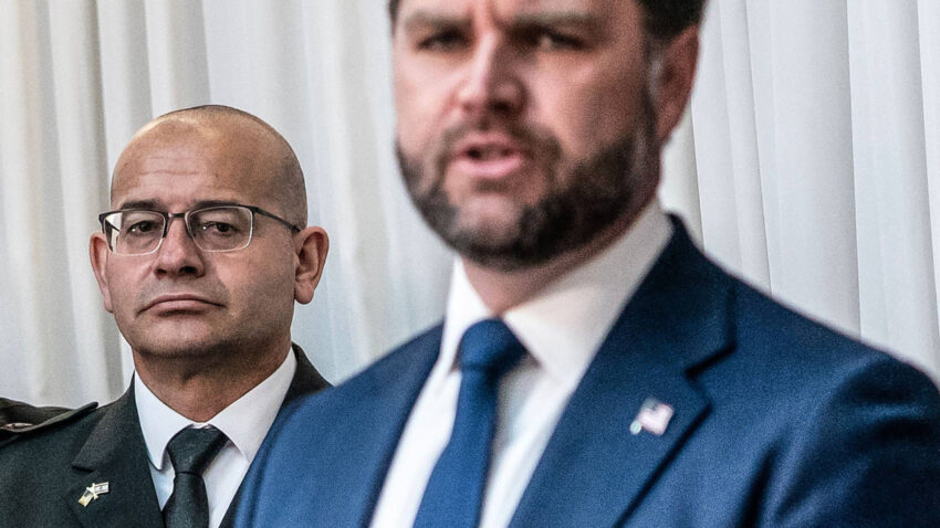 Mossad direktoru irana yeni saldirilar oncesi abdye gitti QYSOIipV.jpg