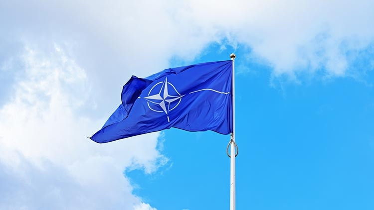 Nato karargahinda casus alarmi 1 kisi tutuklandi 2GnMX3cs.jpg