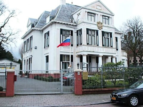 Nato uyesi ulkede siber saldiri krizi rus buyukelci bakanliga cagrildi lD54c2UN.jpg