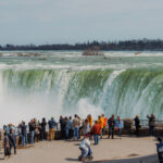 Niagarada yol ustu bir kesif ayni selale iki farkli rota BVaVS3H1.jpg